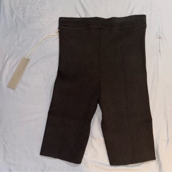 ESSENTIALS FEAR OF GOD GRAY RIB SHORTS - Picture 3 of 6